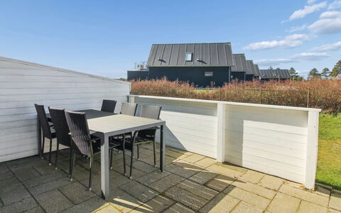 Amlethus - 2.3Km from the Sea