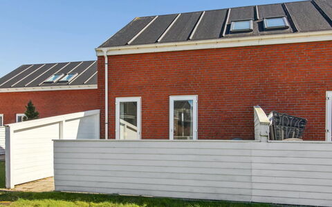 Amlethus - 2.3Km from the Sea