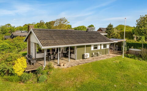 Dimo - 75M to the Fjord: Gebouw, Huis, Dak, Huis, Verblijf, Landelijk Gebied, Land Lot, Groundcover, Boerderij, Landgoed