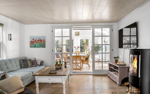 Jamie - from the Sea: Meubilair, Interieur Ontwerp, Flooring, Verdieping, Houten Vloer, Hout, Plafond, Bankstel, Woonkamer, Tafel