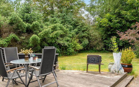 Jamie - from the Sea: Meubilair, Buitenmeubels, Stoel, Hout, Struik, Tuin, Tafel, Buitentafel, Land Lot