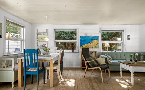 Jamie - from the Sea: Meubilair, Interieur Ontwerp, Flooring, Verdieping, Hout, Plafond, Houten Vloer, Stoel, Tafel, Lichte Inrichting