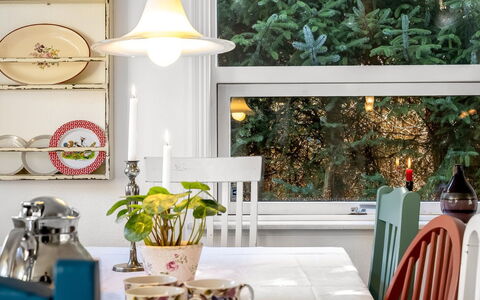 Jamie - from the Sea: Interieur Ontwerp, Meubilair, Lichte Inrichting, Verlichting, Tableware, Kamer, Tafel, Huis, Plafond, Porselein