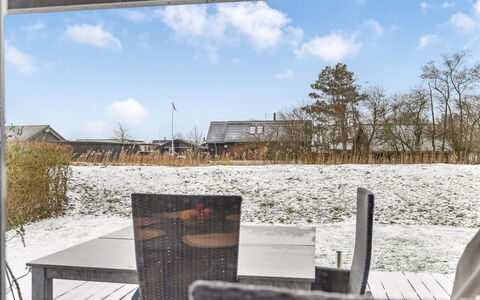 Algut - 80M from the Sea: Lucht, Winter, Sneeuw, Dak, Freezing, Verblijf, Helling, Vorst, Ijs, Daylighting