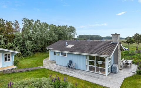 Gebko - 750M from the Sea: Meubilair, Hout, Interieur Ontwerp, Flooring, Verdieping, Stoel, Kamer, Plafond, Woonkamer, Appartement