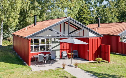 Eivi - 200M from the Sea: Huis, Huis, Dak, Verblijf, Garden Gebouwen, Schuur, Landgoed, Werf, Schaduw, Siding