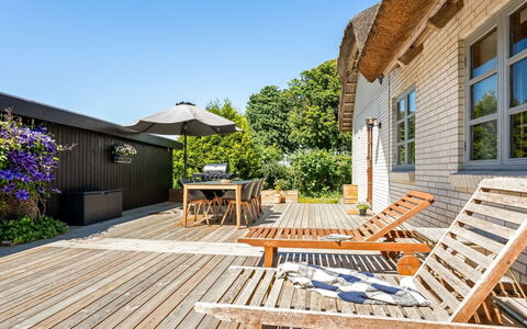 Fausta - 2Km from the Sea: Hout, Buitenmeubels, Huis, Dek, Dak, Verblijf, Hardwood, Houten Vloer, Plank, Veranda