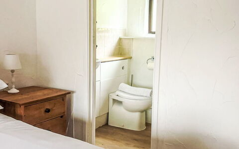 Windbury Cottage: Meubilair, Hout, Stoel, Verdieping, Zee, Balkon, Hek, Dek, Hardwood, Beits