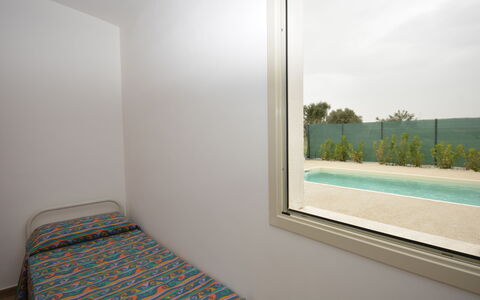 Villa Cosentini: Verdieping, Slaapkamer, Gips, Daylighting, Bed, Bedding, Bed Frame