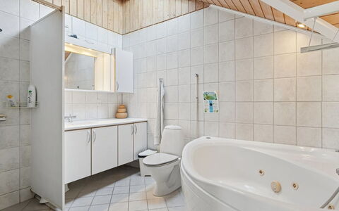 Elenor - 1.3Km from the Sea: Meubilair, Buitenmeubels, Tableware, Tafel, Drinkware, Stoel, Buitentafel, Voedsel, Fles
