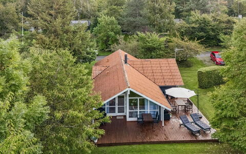 Elenor - 1.3Km from the Sea: Huis, Huis, Woongebied, Dak, Verblijf, Landgoed, Boerderij, Gazon, Landscaping, Tuin