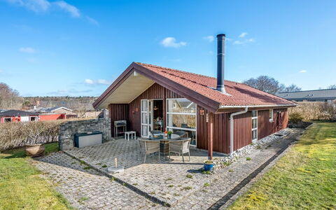 Heika - 6.8Km from the Sea: Meubilair, Hout, Interieur Ontwerp, Flooring, Verdieping, Stoel, Kamer, Plafond, Woonkamer, Appartement