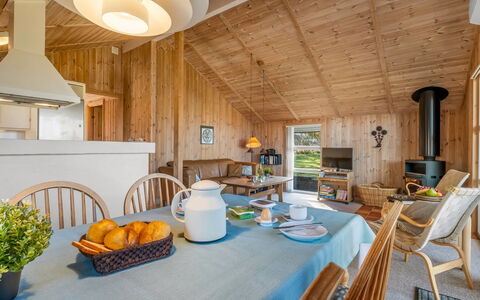 Heika - 6.8Km from the Sea: Meubilair, Hout, Interieur Ontwerp, Flooring, Verdieping, Stoel, Kamer, Plafond, Woonkamer, Appartement