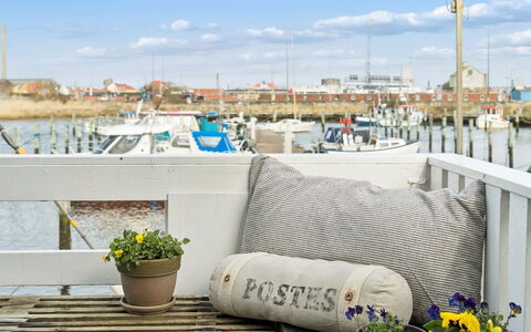 Ljubinka - 5M from the Sea: Buitenmeubels, Balkon, Bloempot, Kussen, Kamerplant, Wicker, Dek