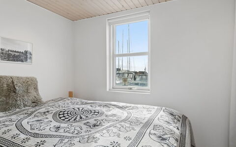 Ljubinka - 5M from the Sea: Muur, Hout, Slaapkamer, Plafond, Interieur Ontwerp, Verdieping, Flooring, Laken, Bed, Bedding