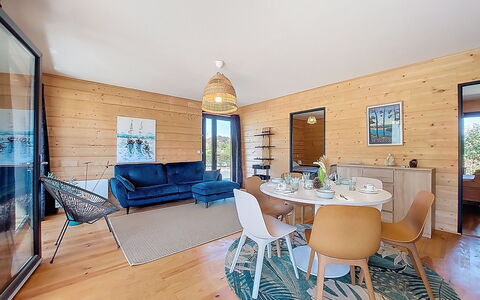 Maison Carnot: Meubilair, Hout, Buitenmeubels, Tafel, Buitentafel, Stoel, Keuken En Eettafel, Dek, Hardwood, Veranda