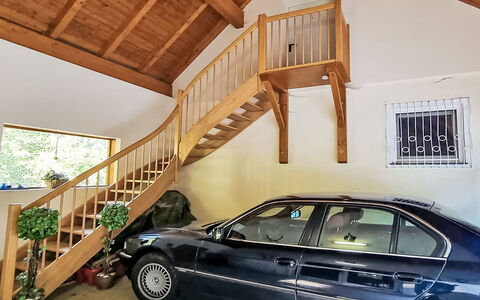 Luna: Hout, Trap, Verdieping, Hardwood, Plafond, Beits, Leuning, Zolder, Straal, Baluster