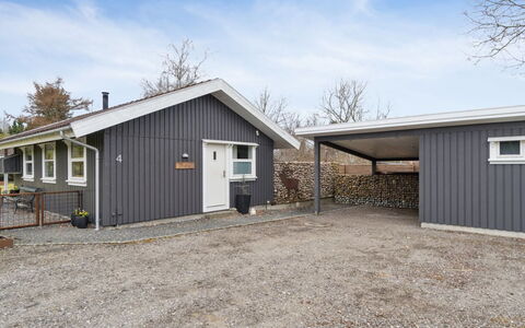 Sida - 1.5Km from the Sea: Meubilair, Hout, Interieur Ontwerp, Flooring, Verdieping, Stoel, Kamer, Plafond, Woonkamer, Appartement