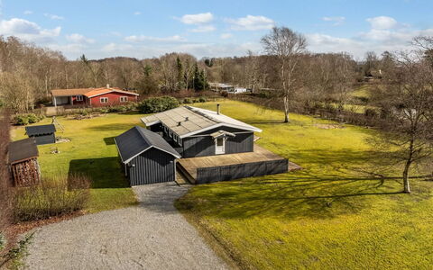 Jytte - 800M to the Fjord: Meubilair, Hout, Interieur Ontwerp, Flooring, Verdieping, Stoel, Kamer, Plafond, Woonkamer, Appartement