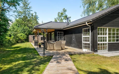 Goti - 400M from the Sea: Huis, Verblijf, Huis, Dak, Siding, Landgoed, Tuin, Garden Gebouwen, Boerderij, Schaduw