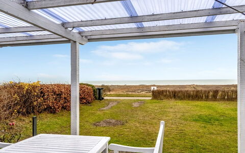 Richard - 400M from the Sea: Meubilair, Hout, Interieur Ontwerp, Flooring, Verdieping, Stoel, Kamer, Plafond, Woonkamer, Appartement