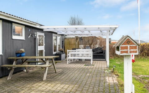 Richard - 400M from the Sea: Meubilair, Hout, Interieur Ontwerp, Flooring, Verdieping, Stoel, Kamer, Plafond, Woonkamer, Appartement