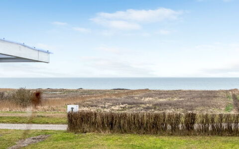 Richard - 400M from the Sea: Meubilair, Hout, Interieur Ontwerp, Flooring, Verdieping, Stoel, Kamer, Plafond, Woonkamer, Appartement