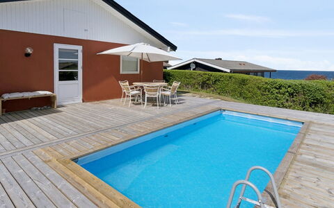 Maksimilian - 300M from the Sea: Meubilair, Buitenmeubels, Tableware, Tafel, Drinkware, Stoel, Buitentafel, Voedsel, Fles