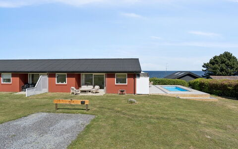 Maksimilian - 300M from the Sea: Meubilair, Buitenmeubels, Tableware, Tafel, Drinkware, Stoel, Buitentafel, Voedsel, Fles