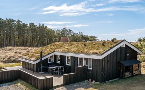 Steinunn - 600M from the Sea: Meubilair, Hout, Interieur Ontwerp, Flooring, Verdieping, Stoel, Kamer, Plafond, Woonkamer, Appartement