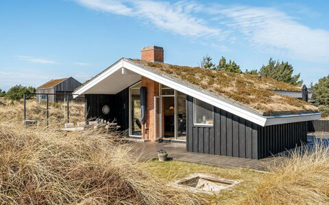Steinunn - 600M from the Sea: Meubilair, Hout, Interieur Ontwerp, Flooring, Verdieping, Stoel, Kamer, Plafond, Woonkamer, Appartement