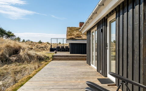 Steinunn - 600M from the Sea: Meubilair, Hout, Interieur Ontwerp, Flooring, Verdieping, Stoel, Kamer, Plafond, Woonkamer, Appartement