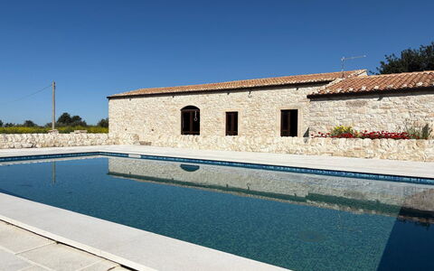 Villa Palmento: Samengesteld Materiaal, Zwembad, Landgoed, Villa, Stenen Muur, Hacienda, Toevlucht, Waterpartij