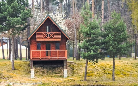 Hradec Kralove 4: Boom, Verblijf, Huis, Landelijk Gebied, Blokhut, Reservoir, Garden Gebouwen, Schuur, Boerderij, Hut