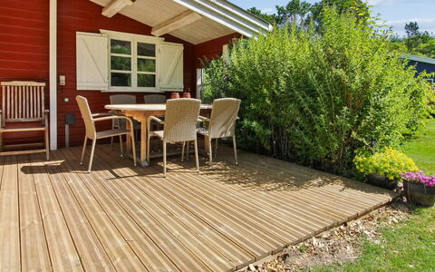 Jalina - 30Km from the Sea: Meubilair, Buitenmeubels, Tableware, Tafel, Drinkware, Stoel, Buitentafel, Voedsel, Fles