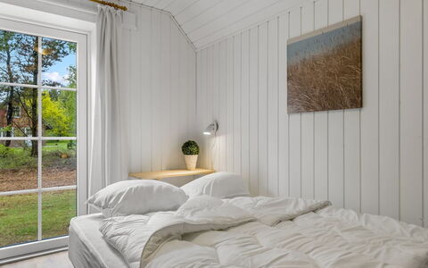 Ullamaj - 700M from the Sea: Hout, Slaapkamer, Flooring, Verdieping, Plafond, Interieur Ontwerp, Bed, Laken, Bedding, Linens