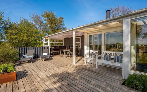Niels - 1.3Km from the Sea: Hout, Veranda, Huis, Deur, Hardwood, Houten Vloer, Dek, Samengesteld Materiaal, Schaduw, Plank
