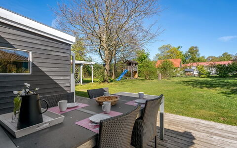 Niels - 1.3Km from the Sea: Meubilair, Hout, Interieur Ontwerp, Flooring, Verdieping, Stoel, Kamer, Plafond, Woonkamer, Appartement