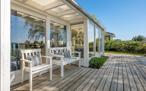 Niels - 1.3Km from the Sea: Meubilair, Hout, Interieur Ontwerp, Flooring, Verdieping, Stoel, Kamer, Plafond, Woonkamer, Appartement