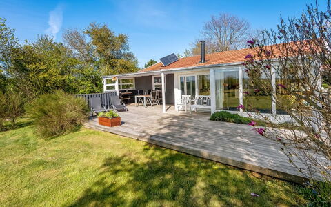 Niels - 1.3Km from the Sea: Meubilair, Hout, Interieur Ontwerp, Flooring, Verdieping, Stoel, Kamer, Plafond, Woonkamer, Appartement