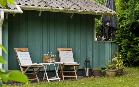 Niela - 700M from the Sea: Meubilair, Buitenmeubels, Tableware, Tafel, Drinkware, Stoel, Buitentafel, Voedsel, Fles