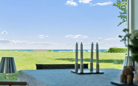 Arnke - 300M from the Sea: Meubilair, Buitenmeubels, Tableware, Tafel, Drinkware, Stoel, Buitentafel, Voedsel, Fles