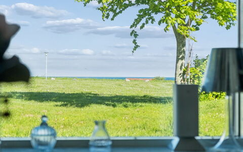 Arnke - 300M from the Sea: Meubilair, Buitenmeubels, Tableware, Tafel, Drinkware, Stoel, Buitentafel, Voedsel, Fles