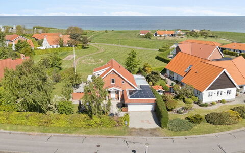 Arnke - 300M from the Sea: Meubilair, Buitenmeubels, Tableware, Tafel, Drinkware, Stoel, Buitentafel, Voedsel, Fles