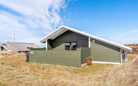 Eida - 400M from the Sea: Meubilair, Interieur Ontwerp, Hout, Plafond, Flooring, Verdieping, Houten Vloer, Keuken En Eettafel, Tafel, Lichte Inrichting