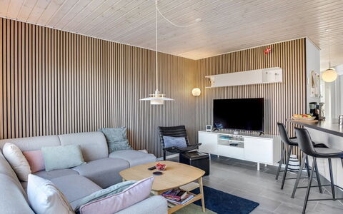 Annakarin - 1.2Km from the Sea: Interieur Ontwerp, Meubilair, Muur, Flooring, Plafond, Hout, Lichte Inrichting, Verdieping, Verlichting, Woonkamer
