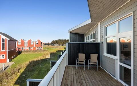 Annakarin - 1.2Km from the Sea: Architectuur, Woongebied, Huis, Samengesteld Materiaal, Stedelijk Ontwerp, Siding, Appartement, Landgoed, Daylighting, Balkon
