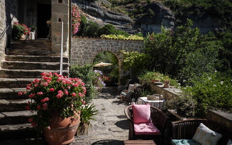 Agriturismo Arcera: Bloempot, Struik, Kamerplant, Tuin, Binnenplaats, Buitenmeubels, Balkon, Hacienda, Landscaping