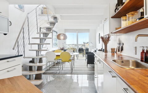 Pejo - 10M from the Sea: Keuken, Flooring, Interieur Ontwerp, Meubilair, Countertop, Toestel Van De Keuken, Verdieping, Appartement, Major Appliance, Plafond