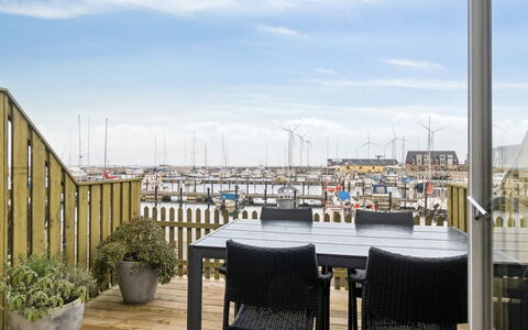 Pejo - 10M from the Sea: Meubilair, Verdieping, Stoel, Dek, Schaduw, Hardwood, Houten Vloer, Buitenmeubels, Balkon, Beits